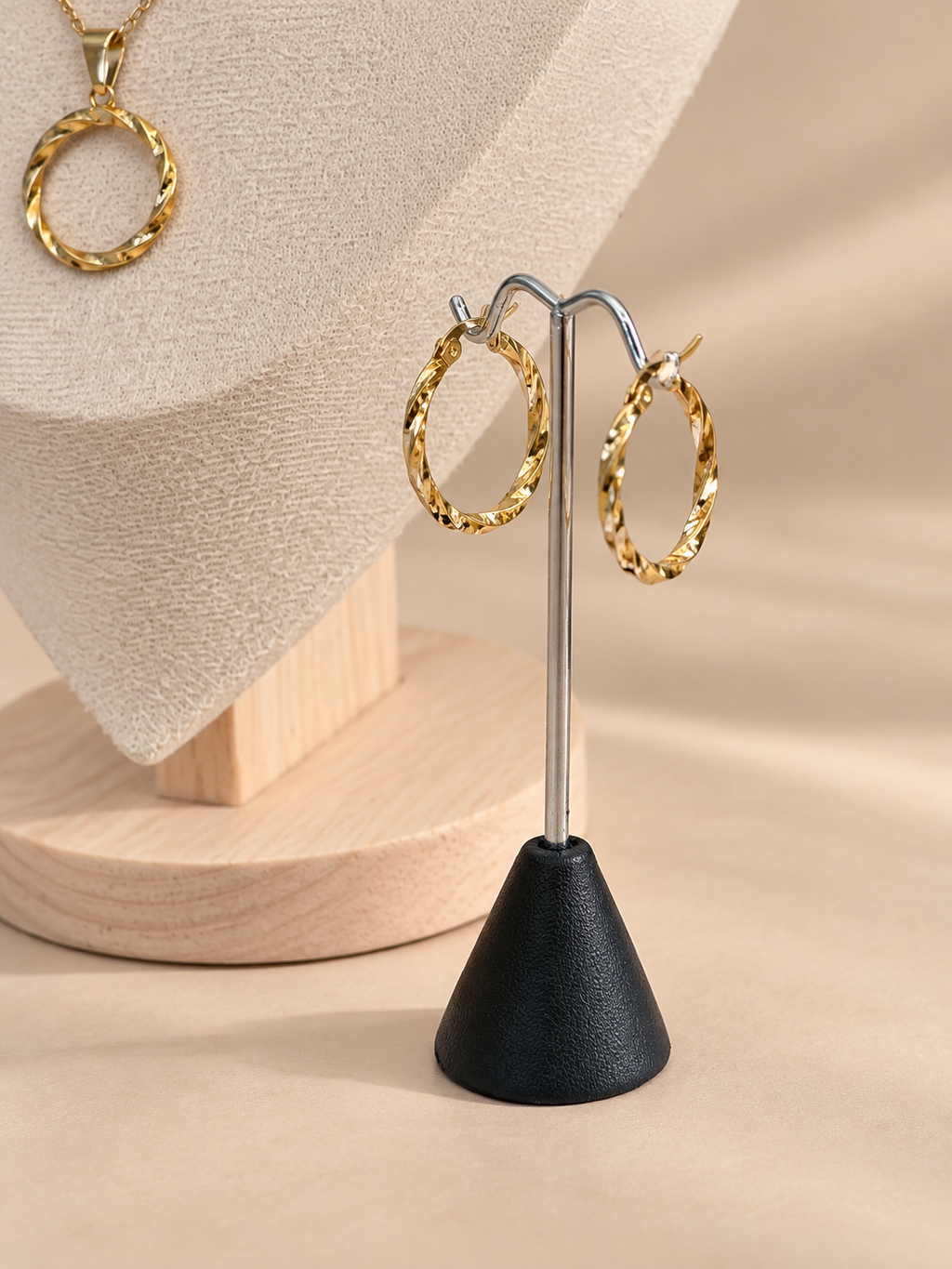Aveline Set: Necklace + Hoop Earrings