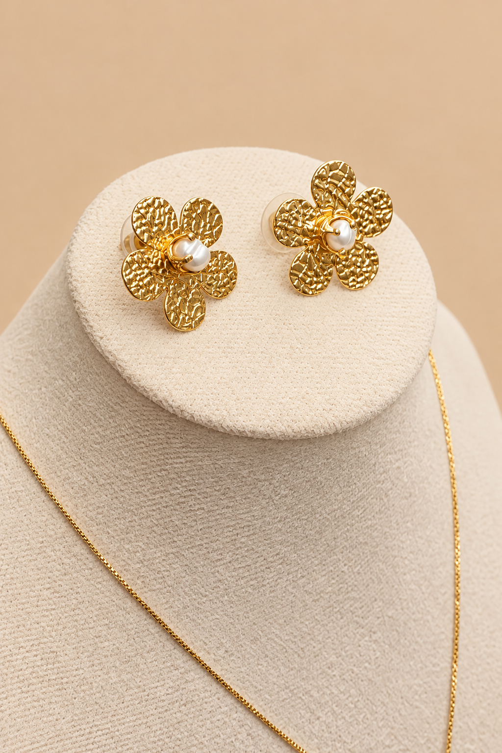 Camellia Set: Necklace + Stud Earrings